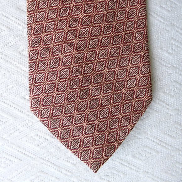 BALLY 100% SILK HAND MADE TIE gold red geometric